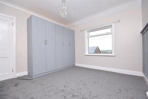 3 bedroom semi-detached house to rent, Highfield Drive, Birstall, Batley, West Yorkshire