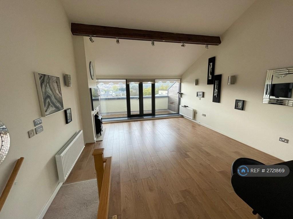 Lounge Towards Balcony