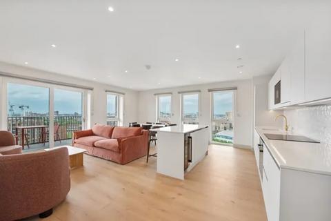 3 bedroom flat to rent, Caversham Road