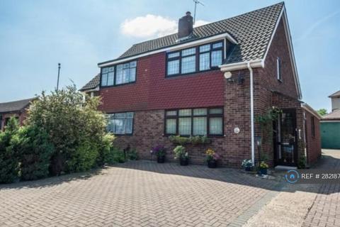 3 bedroom semi-detached house to rent, Aldwick Close, London, SE9