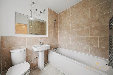 5 bedroom semi-detached house to rent, West Drayton UB7