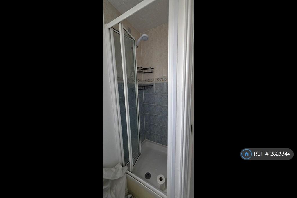 Bedroom 2 Ensuite