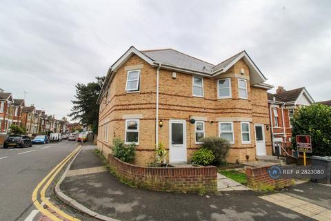 2 bedroom terraced house to rent, Muscliffe Road, Bournemouth, BH9