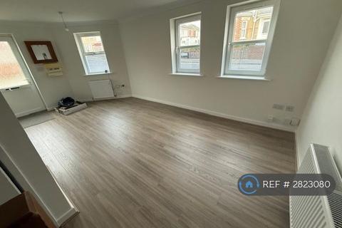 2 bedroom terraced house to rent, Muscliffe Road, Bournemouth, BH9