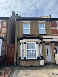4 bedroom semi-detached house to rent, Angel Road, Harrow