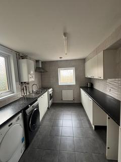 4 bedroom semi-detached house to rent, Angel Road, Harrow