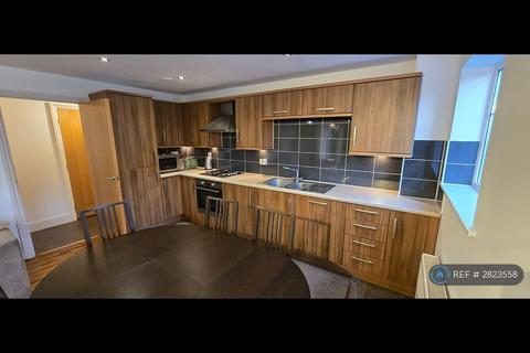 2 bedroom flat to rent, Bower House, Ruislip, HA4