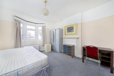 4 bedroom terraced house to rent, Hebdon Road, London SW17