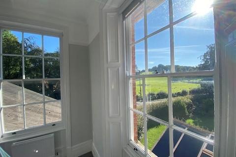 Office to rent, High St Westerham TN16 1RQ
