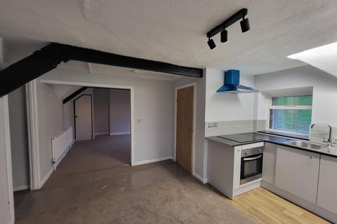 2 bedroom apartment to rent, Garth Lodge, Upper Flat