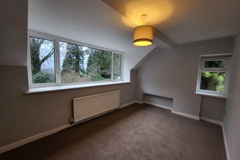 2 bedroom apartment to rent, Garth Lodge, Upper Flat