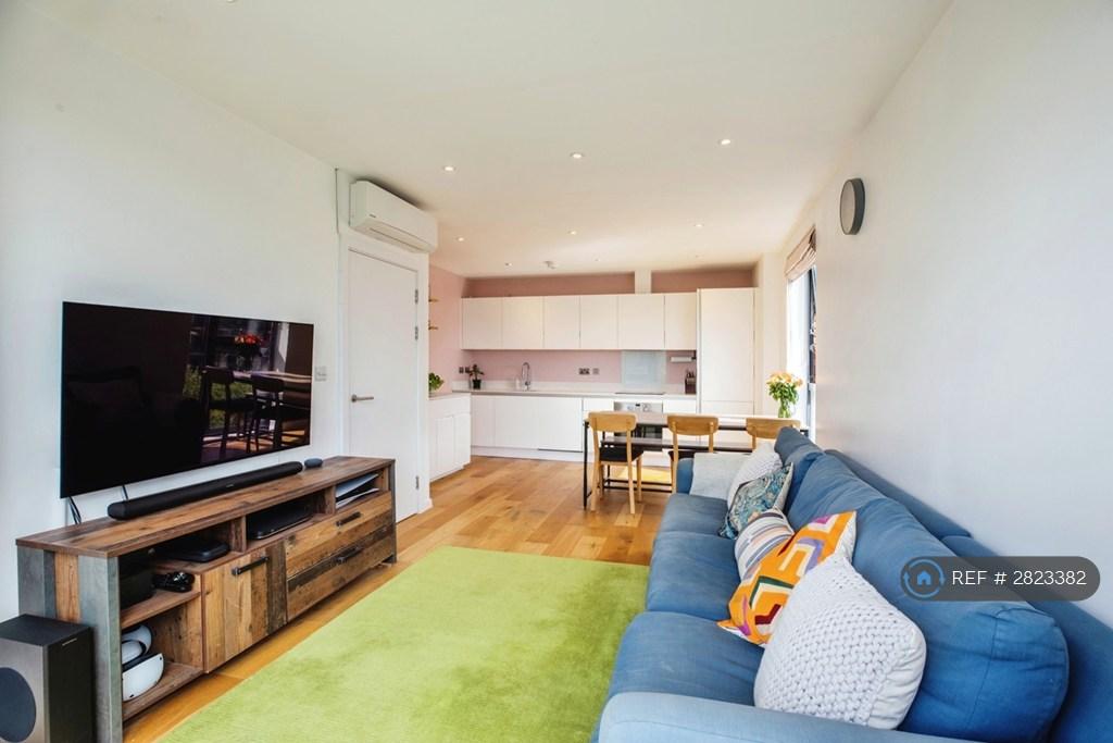 Living/Dining Area