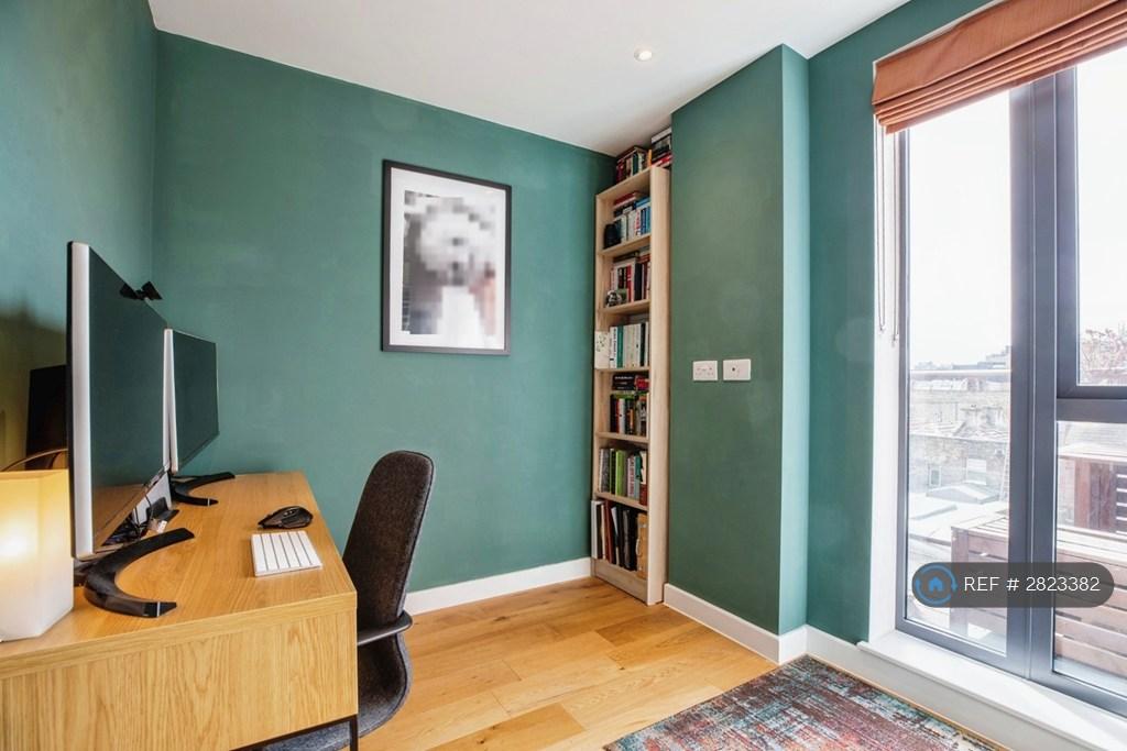 Bedroom 2/Study