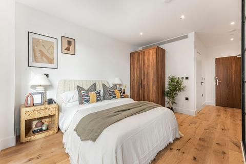 2 bedroom flat for sale, Graphite Square, London, SE11