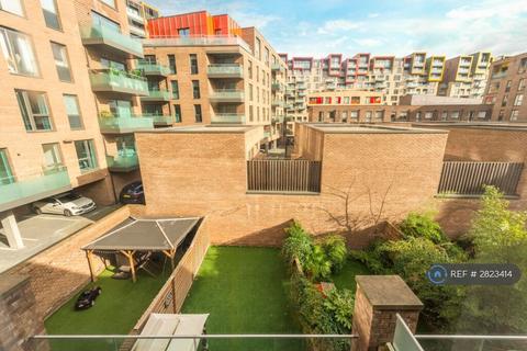1 bedroom in a house share to rent, Rennie St, London, SE10