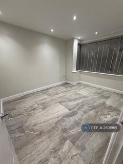 2 bedroom flat to rent, Rosslyn Crescent, Harrow, HA1