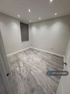 2 bedroom flat to rent, Rosslyn Crescent, Harrow, HA1