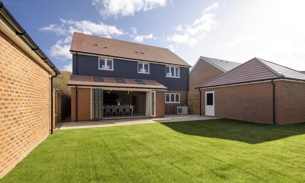 Dandara -  Wittering Place - The Blenheim, Home 3