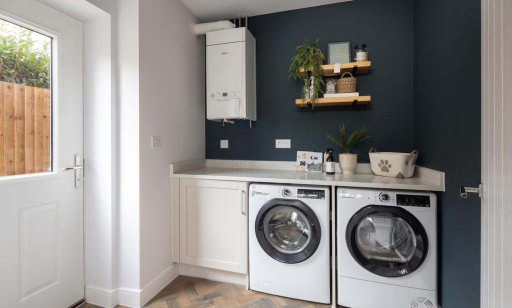 Dandara -  Wittering Place - The Wotton, Home 8