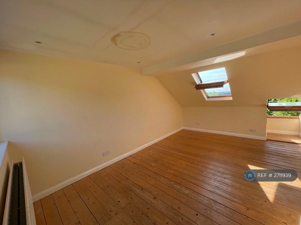 2nd Floor Ensuite Room