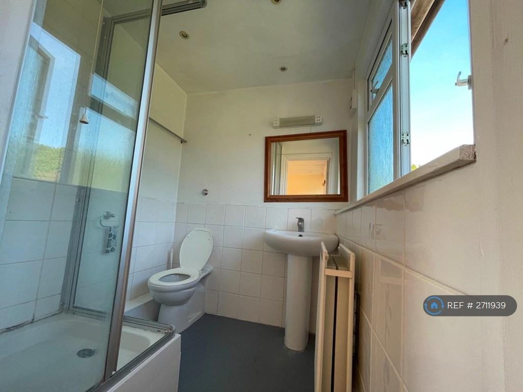 Ensuite 2nd Bathroom