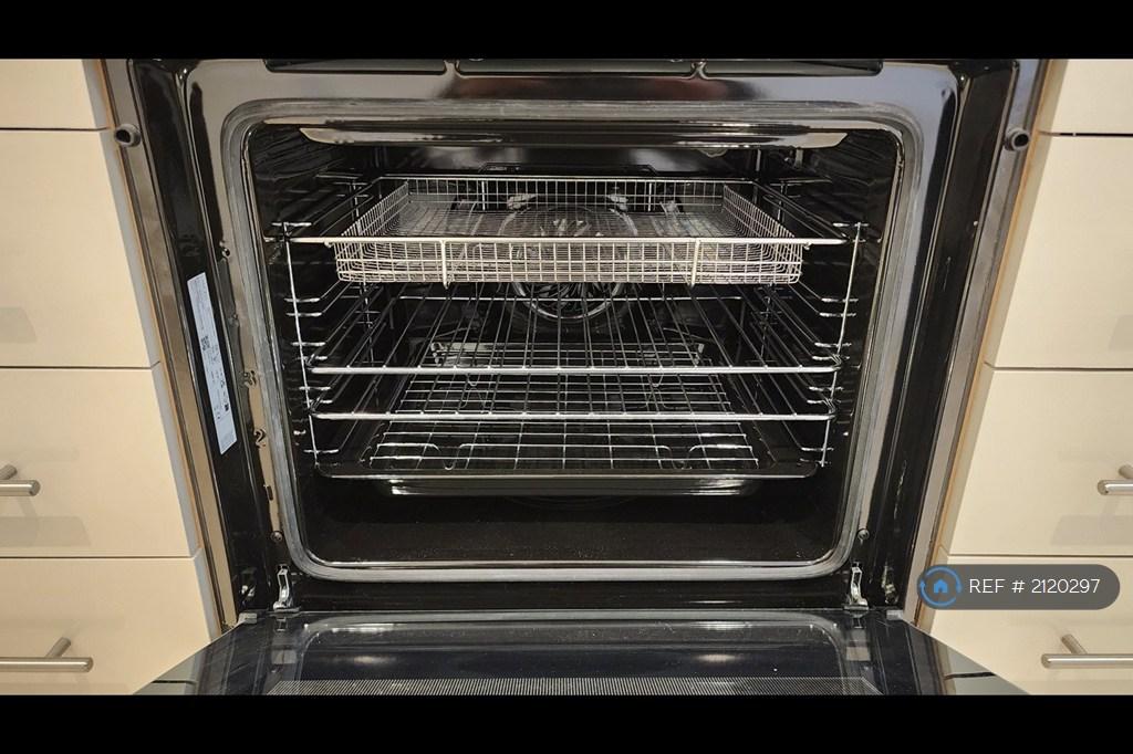 Oven