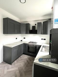 2 bedroom terraced house to rent, Fernfield Terrace, Halifax, HX3