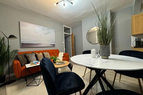 3 bedroom flat to rent, Furness Road, Willesden, Harlesden, NW10