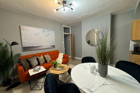 3 bedroom flat to rent, Furness Road, Willesden, Harlesden, NW10