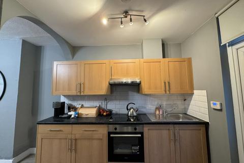 3 bedroom flat to rent, Furness Road, Willesden, Harlesden, NW10