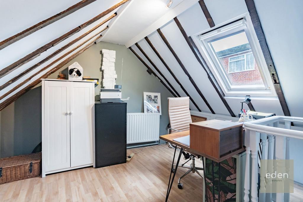 Attic Room/Study