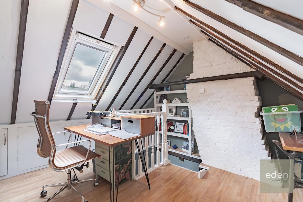 Attic Room/Study