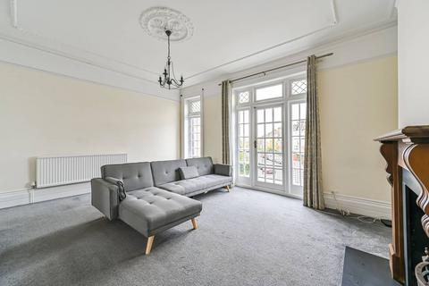 3 bedroom flat to rent, Sternhold Avenue, Telford Park, London, SW2