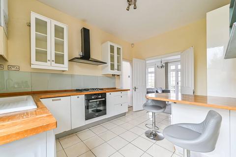 3 bedroom flat to rent, Sternhold Avenue, Telford Park, London, SW2