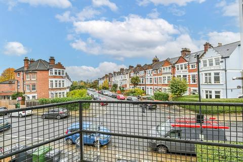 3 bedroom flat to rent, Sternhold Avenue, Telford Park, London, SW2
