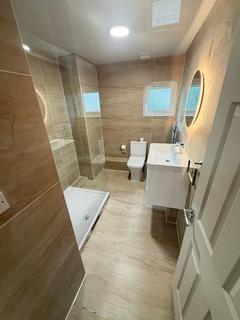 3 bedroom terraced house to rent, Medway Close, Ilford IG1