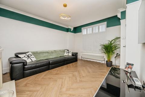 3 bedroom semi-detached house for sale, Chester Road North, Kidderminster, DY10