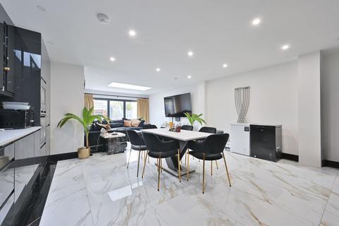 undefined, Gammons Lane, Watford, WD24