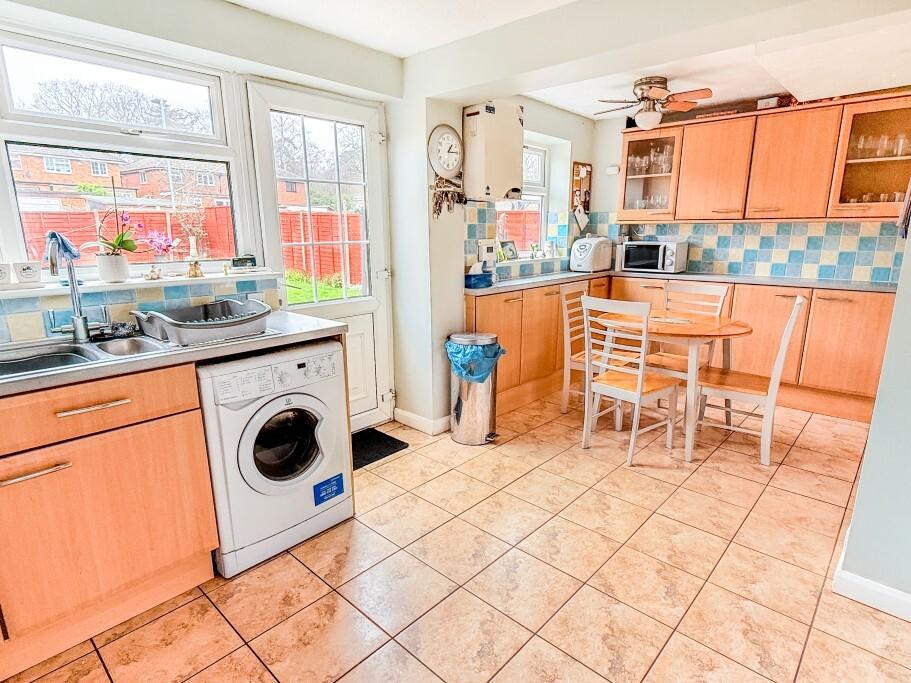 Kitchen Pic 3
