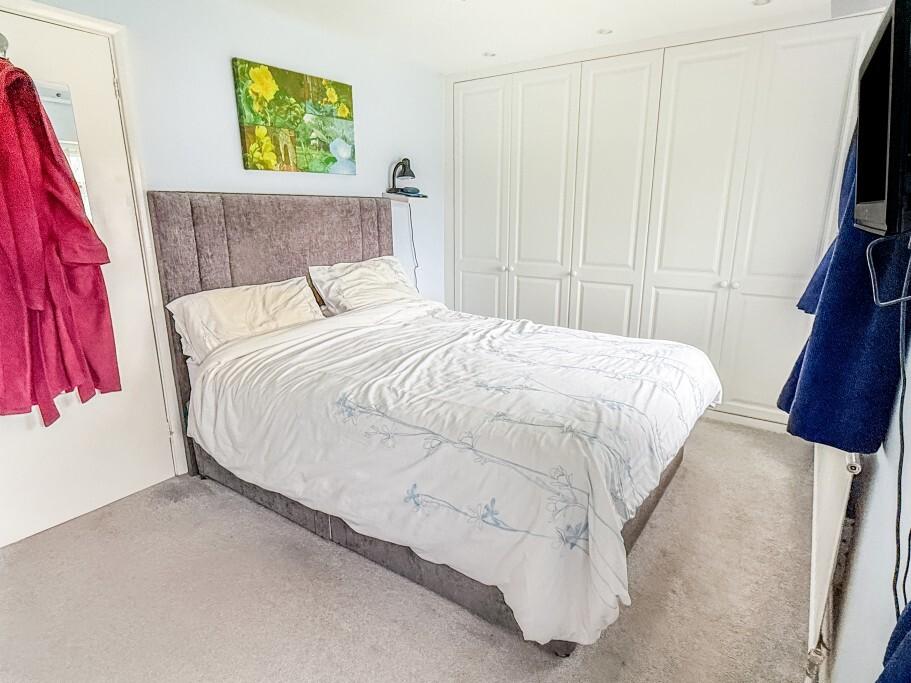 Bedroom 1 Pic 1