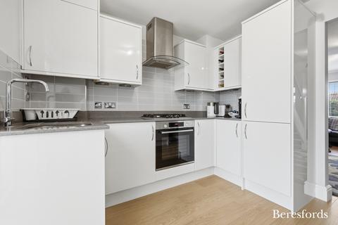 2 bedroom semi-detached house for sale, Mansard Close, Hornchurch, RM12