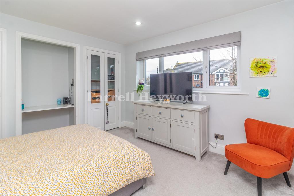Bedroom 3 image 2