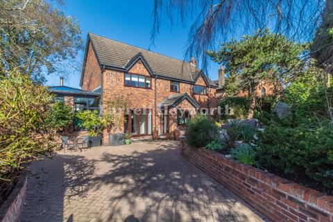 4 bedroom detached house for sale, Market Street, Poulton Le Fylde FY6