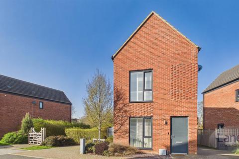 2 bedroom detached house for sale, Markwick Avenue, Cheshunt, Waltham Cross