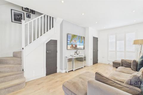 2 bedroom detached house for sale, Markwick Avenue, Cheshunt, Waltham Cross