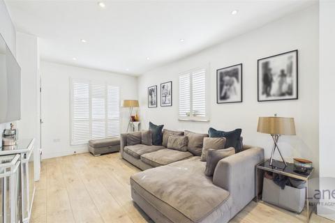 2 bedroom detached house for sale, Markwick Avenue, Cheshunt, Waltham Cross