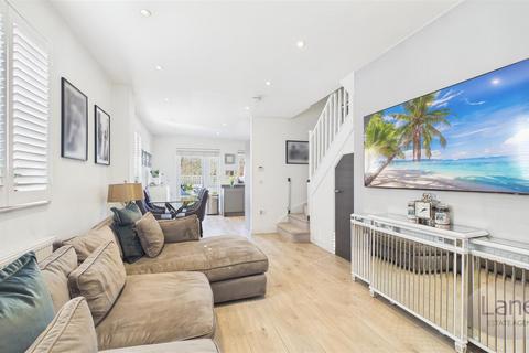2 bedroom detached house for sale, Markwick Avenue, Cheshunt, Waltham Cross