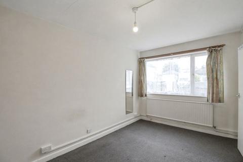 2 bedroom maisonette for sale, 8 Essex Close, Romford, Essex, RM7 8BD