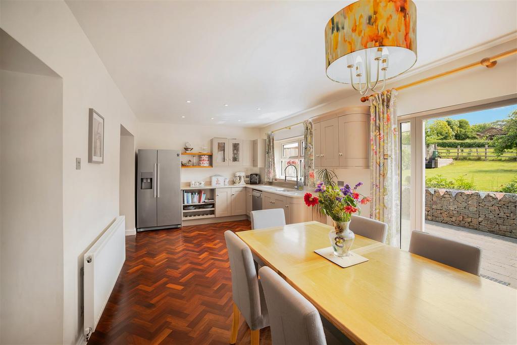 Dining kitchen