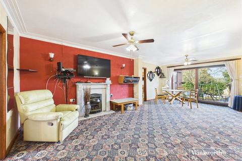 5 bedroom link detached house for sale, Wolmer Gardens, Edgware HA8